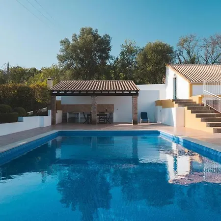 Spacious Family With Private Pool Near Casa Palmeiras Βίλα Αλμπουφέιρα
