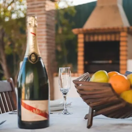 Villa Casa Palmeiras - Com Piscina, Bbq E Ar Condicionado